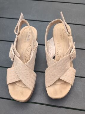 Clarks Beige Crisscross Slingback Sandals Size 8